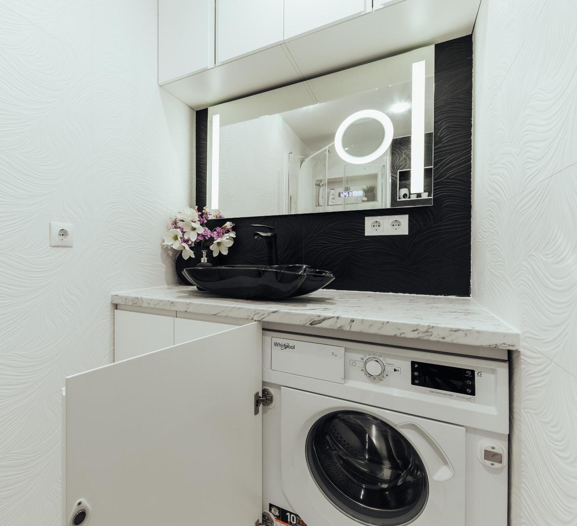 Snow White Center Appartment Liepāja Eksteriør bilde